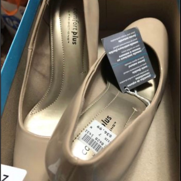 Heels - Picture 2 of 2